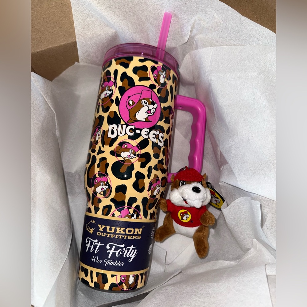 Buc-ee's Leopard Print Tumbler + Key Chain Gift Set